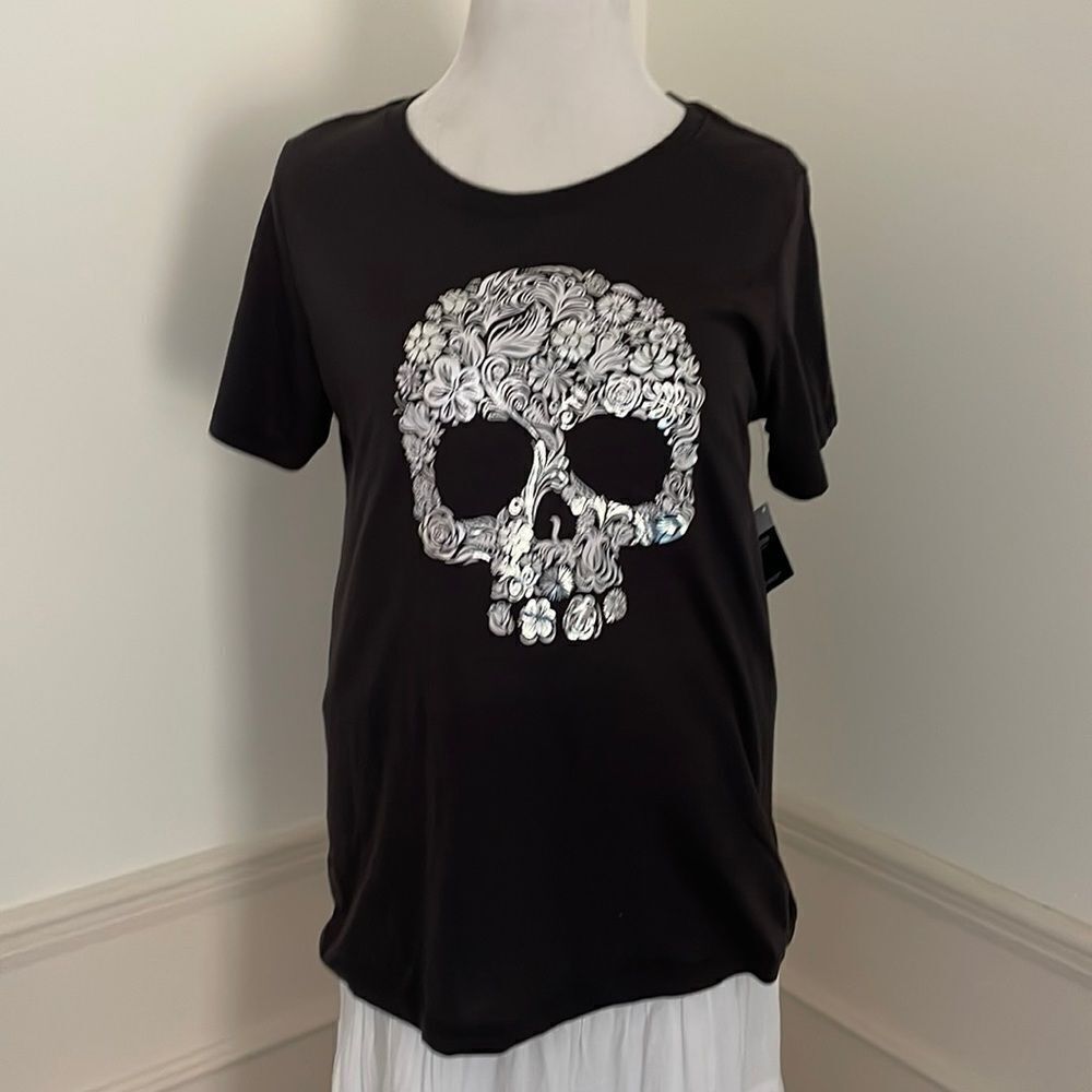Black T-shirt, new with tags, silver skull, print women’s small